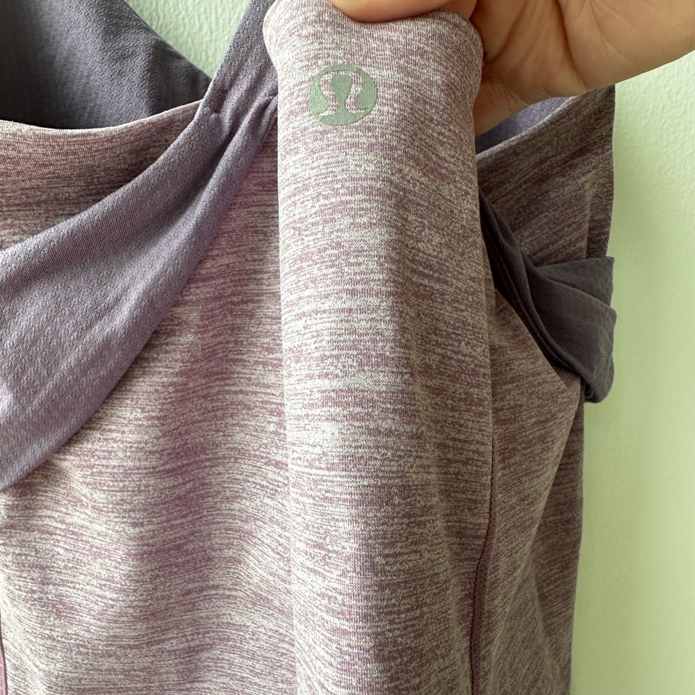 Lululemon Spin Me Tank Top Purple Twist Back Built in Bra Hook Closure Size 6 - Picture 6 of 6